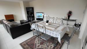 Tuggeranong Short Stay #11C - Sleeps 8