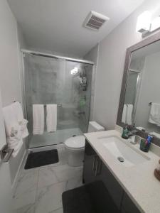 Lux Modern 2BR Radiant Suite+Free Parking
