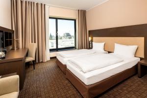 Business Double or Twin Room room in IntercityHotel Hamburg Dammtor-Messe