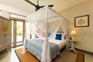 Arahtis Lake Villa