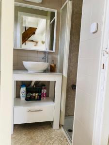 Pretty little house full of charm, located in a green and peaceful setting, very close to sea