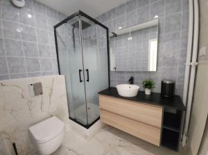 Appartements Appartement Spacieux et Renove : photos des chambres