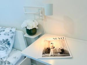 2BR 1.5BA Full Kitchen Private Guest House - Free Parking - Central Location