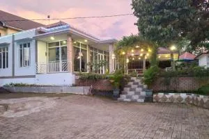 The Lavana Villa Marwah Puncak - Cipayung