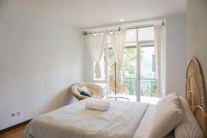 Over Easy Apartment
