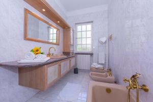 Villa Martine Au Bord Du Lac - Happy Rentals