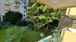 Schwabing Studio with Garden Views