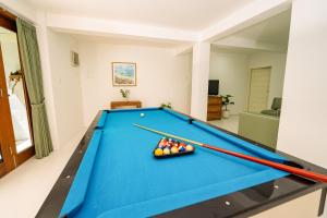 Spacious 3 BR Villa with private pool and Billiards