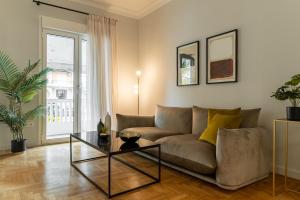 Apartment room in High-end RENOV Apt with an amazing office