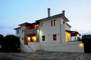 Palirria Hotel & Studios