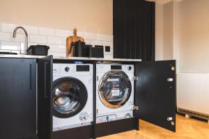 Dreamy Derby City Apartment Free Wi-Fi & Parking