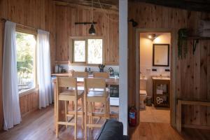 Mini Casa en la montaña con vista a la CASCADA- Andes Alquileres