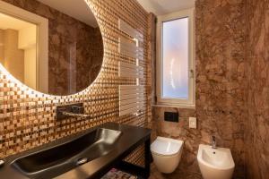 ROMAC Trinity with steam bath