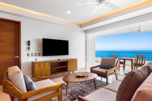 Blue Horizon 303 @ Residences