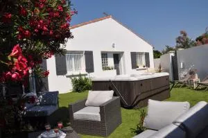 Holiday in Arles -Villa Jacuzzi - آرل