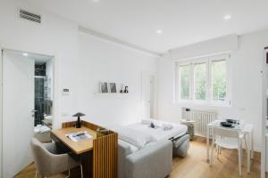 Easylife - Milano - Piazzale Segrino - Isola