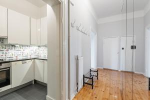 WeHost Luxurious 2BR in the Sea-Side Neighbourhood