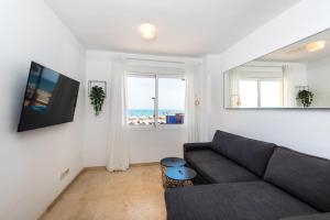 Madeinterranean Beach- Higueron Front Line Apartment