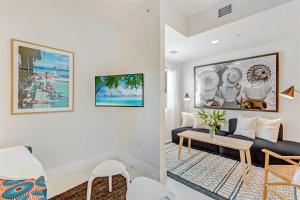 Artease 2 -Largest, stylish, Peloton bike, near Wynwood Walls & restaurants