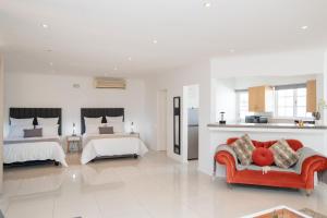 Queen Julie Constantia Upper Cottage