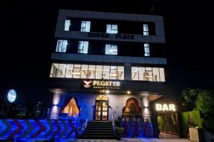 Townhouse OAK Hotel Rudra