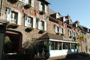 Hotels Logis L'Ecu De France : photos des chambres