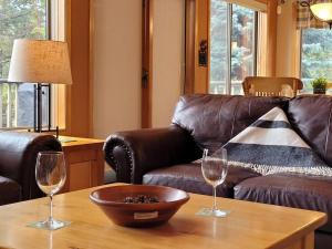 Pine Cone Cabin by StayIn