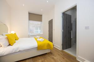 Superb 2BD apartment in China Town