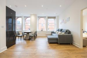 Superb 2BD apartment in China Town