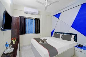 Super Collection O Green Leaf Near Acropolis Mall