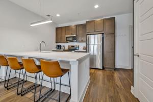 Nashville Cowgirl by Barclé