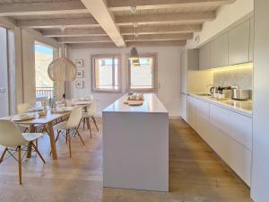 Chalet confortable au pied des pistes avec sauna et parking - FR-1-344-1012