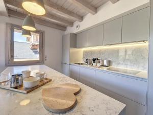 Chalet confortable au pied des pistes avec sauna et parking - FR-1-344-1012