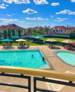 Splendid 4-Bedroom with A Pool