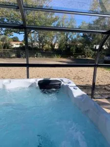 Maison avec jacuzzi proche plages - Avrillé