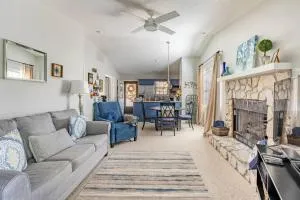 Creekside Gated Golf Mtn Villa w/fast wifi & paved - Wayah Depot