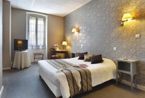 Hotels Hotel Les Tilleuls, Bourges : photos des chambres