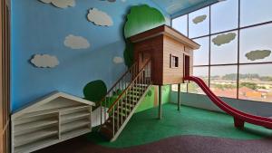 Apartement Springwood By LiviRooms Tangerang