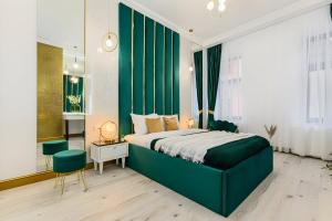 Golden Greens Studio - Luxury Design & Self Check-in