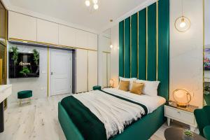 Golden Greens Studio - Luxury Design & Self Check-in