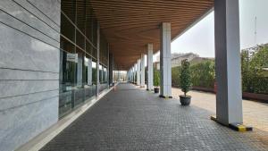 Apartement Springwood By LiviRooms Tangerang