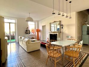 obrázek - Stylish interior design apartment in the historic centre a few minutes' walk from the central station, with terrace and two bathrooms