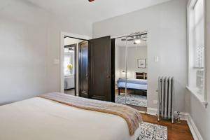 1BR Homey Apt in Irving Park - Troy 2