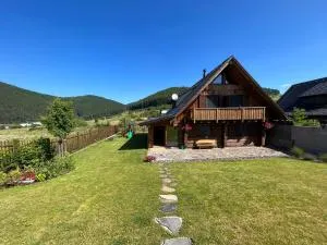 Cabin House Čičmany- Relaxačné zariadenie s ubytovaním - 奇奇马尼