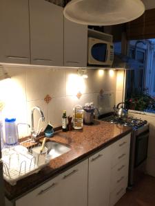 Departamento Pocitos con anfitrión