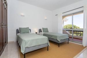 Sunny Vilamoura Golf Villa with Private Pool