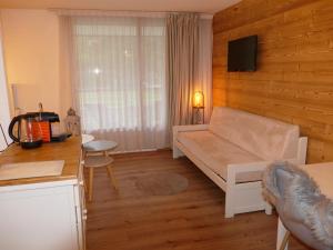 Studio au pied des pistes avec parking, terrasse et casier à ski - FR-1-546-54