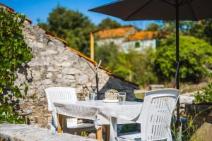 Studio apartment in Zrnovo with terrace, air conditioning, WiFi 3709-1