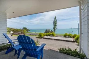 Maraetai Couples Retreat - Omana Beach Apartment - Kawakawa Bay