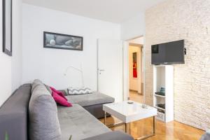 Apartments with WiFi Split - 21804